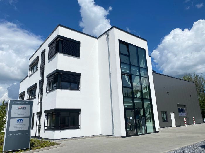 700x525Firmengeb_ude